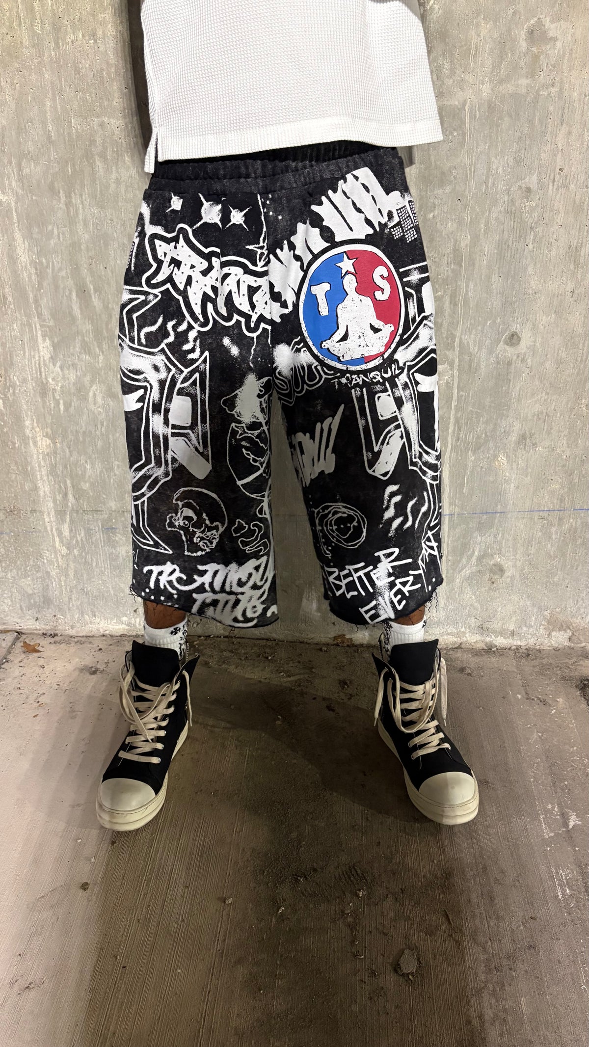 "Tranquil" All Over Print Sweatshorts